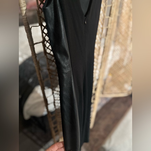 LBD with leather panels - Picture 3 of 3